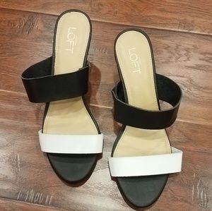 Ann Taylor LOFT sz 9 wedge sandals black and white